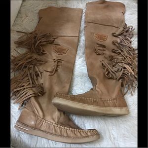 El vaquero moccasin boots